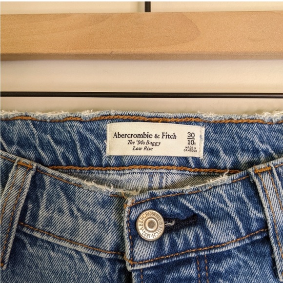 Abercrombie & Fitch The 90s Baggy Low Rise Jeans - Picture 5 of 8